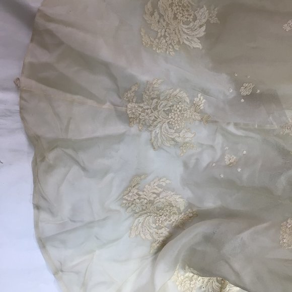 Vintage 1965 wedding dress-partial - Picture 4 of 5